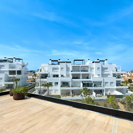 Apartment Stylish Penthouse With Jacuzzi - By Welcomely *