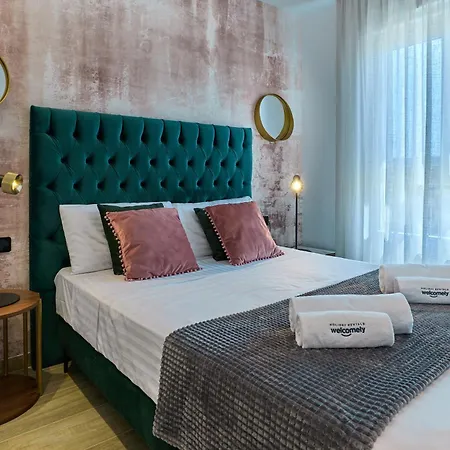 Apartment Stylish Penthouse With Jacuzzi - By Welcomely