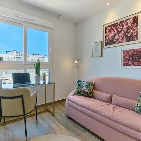 Apartment Stylish Penthouse With Jacuzzi - By Welcomely Torrevieja